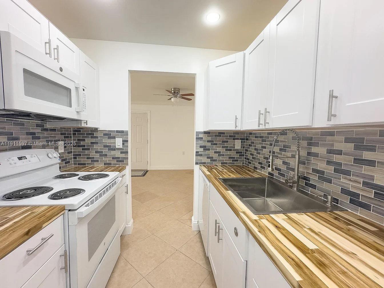 ST ANDREWS PALM BEACH CON - Residential Lease