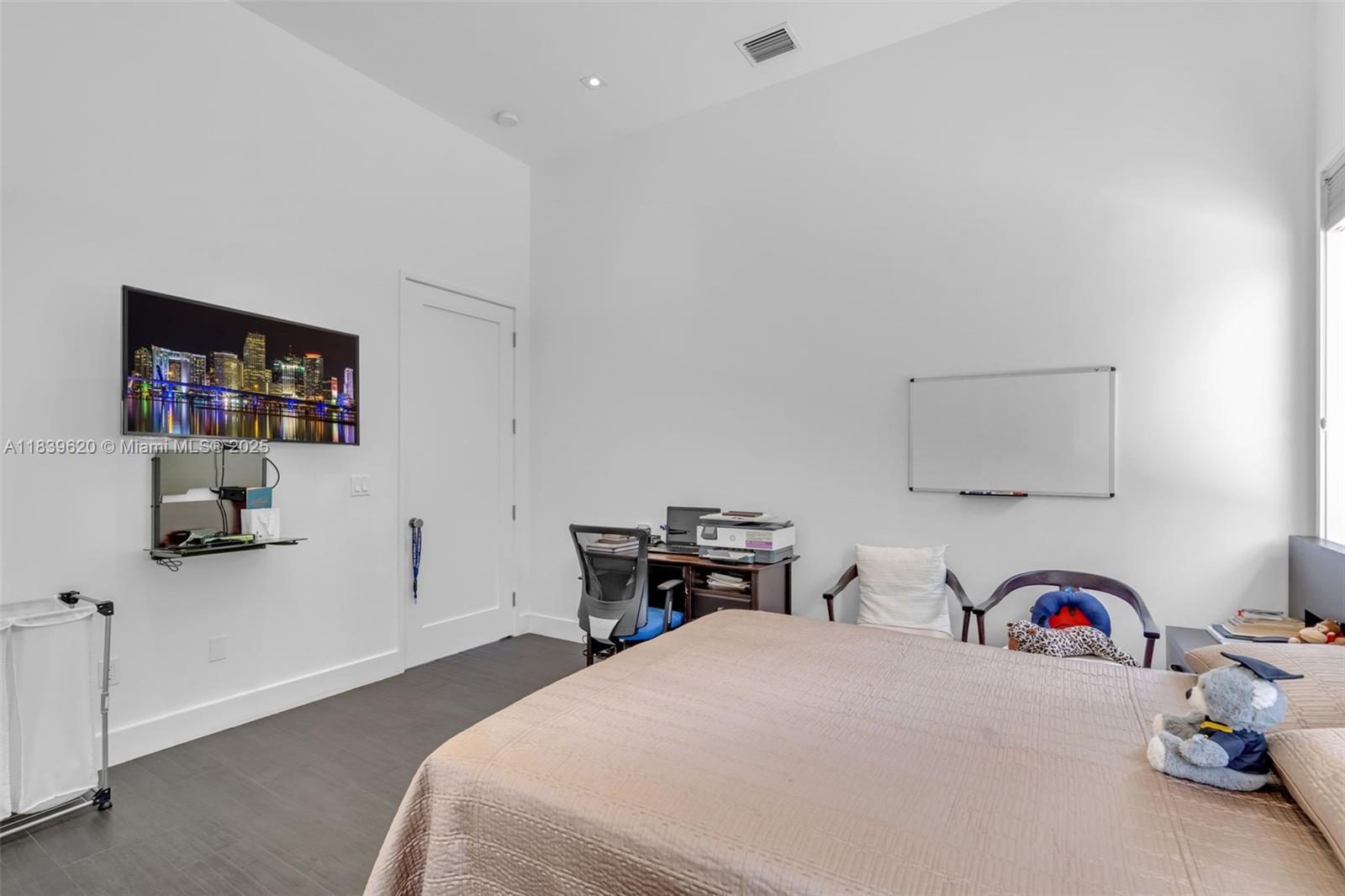 QUEENS COURT ESTATES - Residential