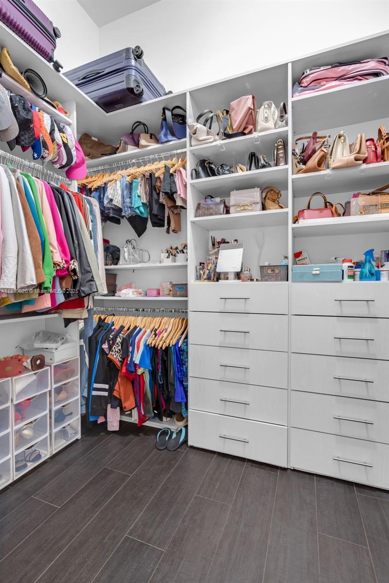 QUEENS COURT ESTATES - Residential