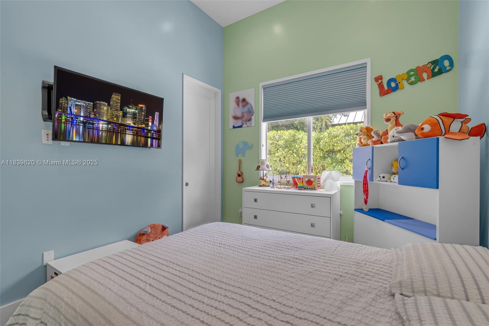 QUEENS COURT ESTATES - Residential