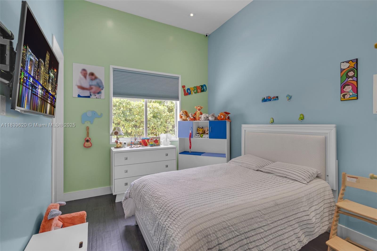 QUEENS COURT ESTATES - Residential