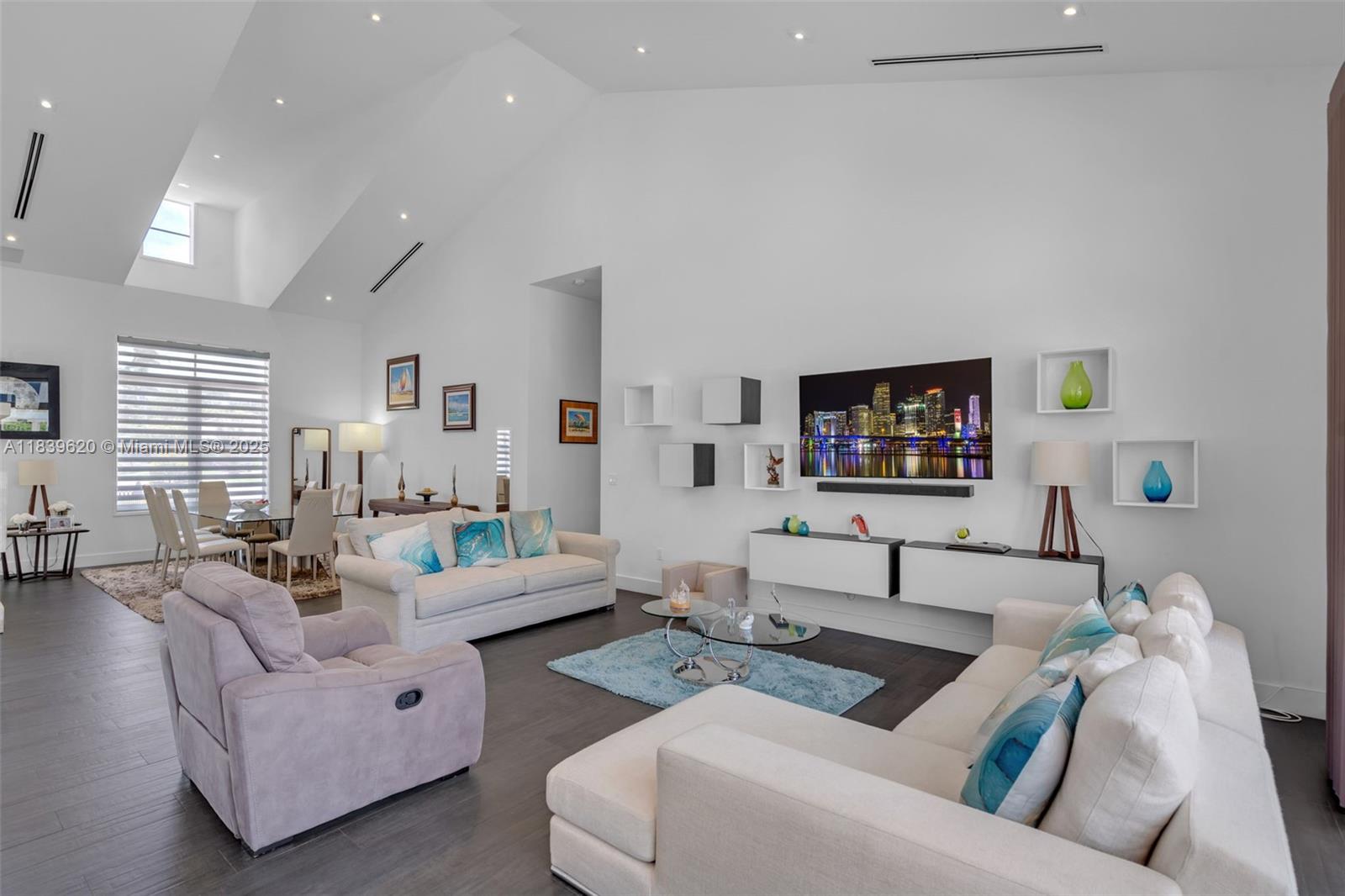 QUEENS COURT ESTATES - Residential