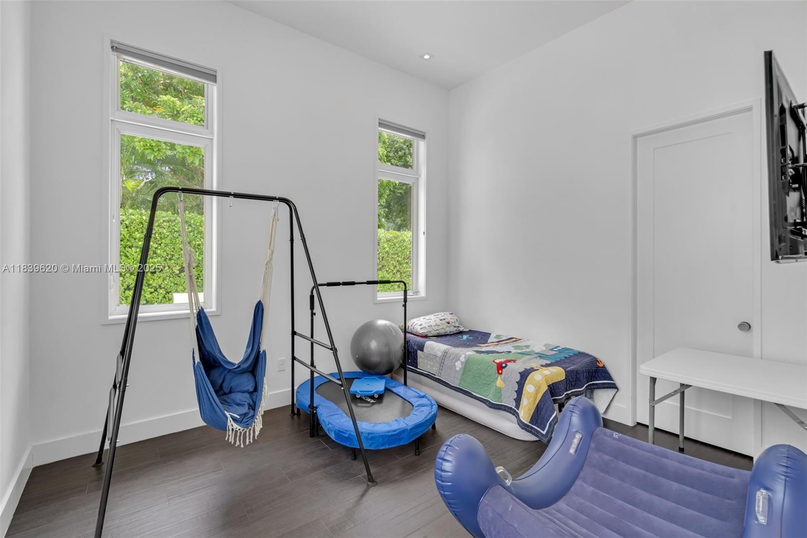 QUEENS COURT ESTATES - Residential