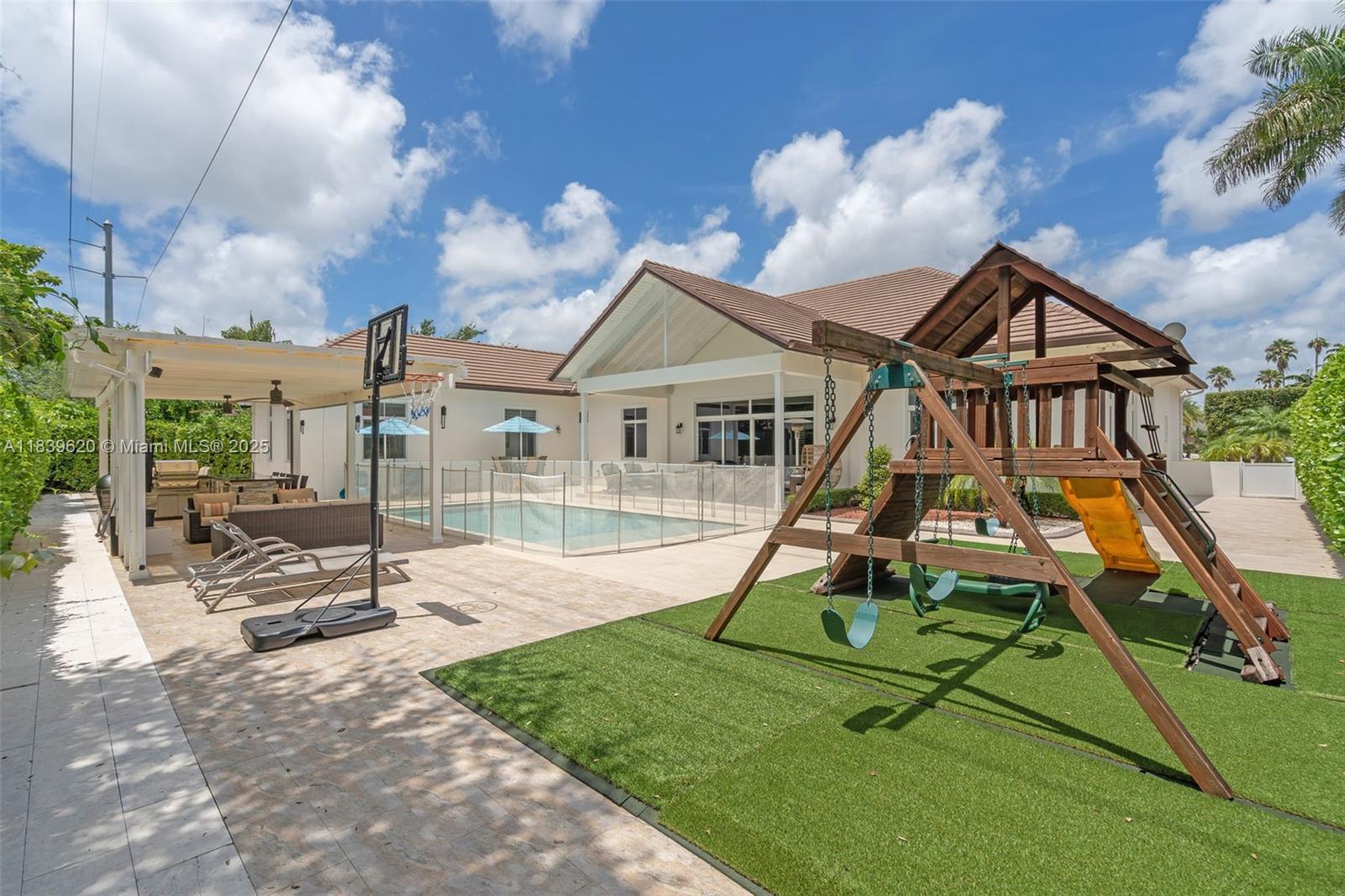 QUEENS COURT ESTATES - Residential