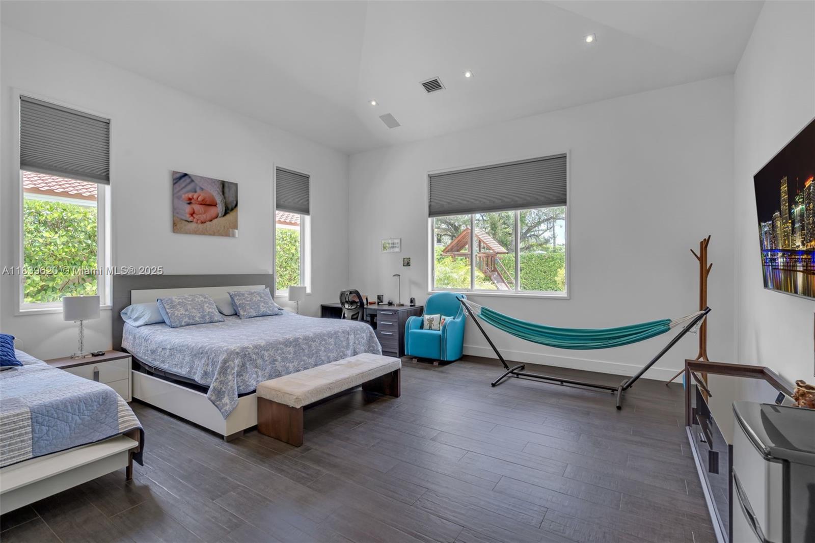 QUEENS COURT ESTATES - Residential