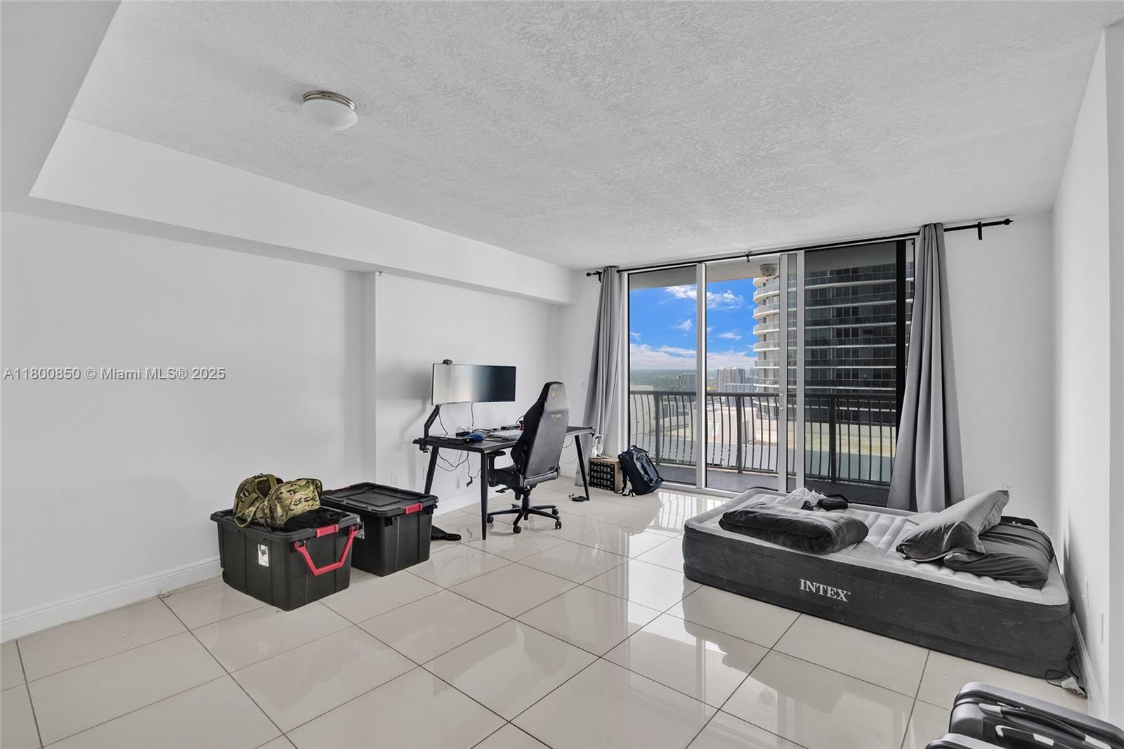 OPERA TOWER CONDO - Residential