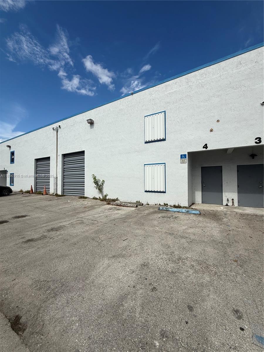 2205 W 80th St F-4
