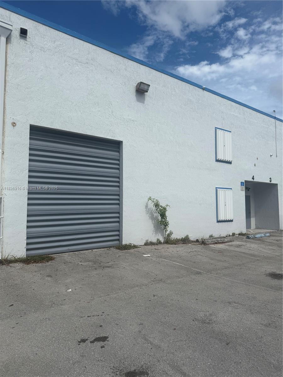 2205 W 80th St F-4