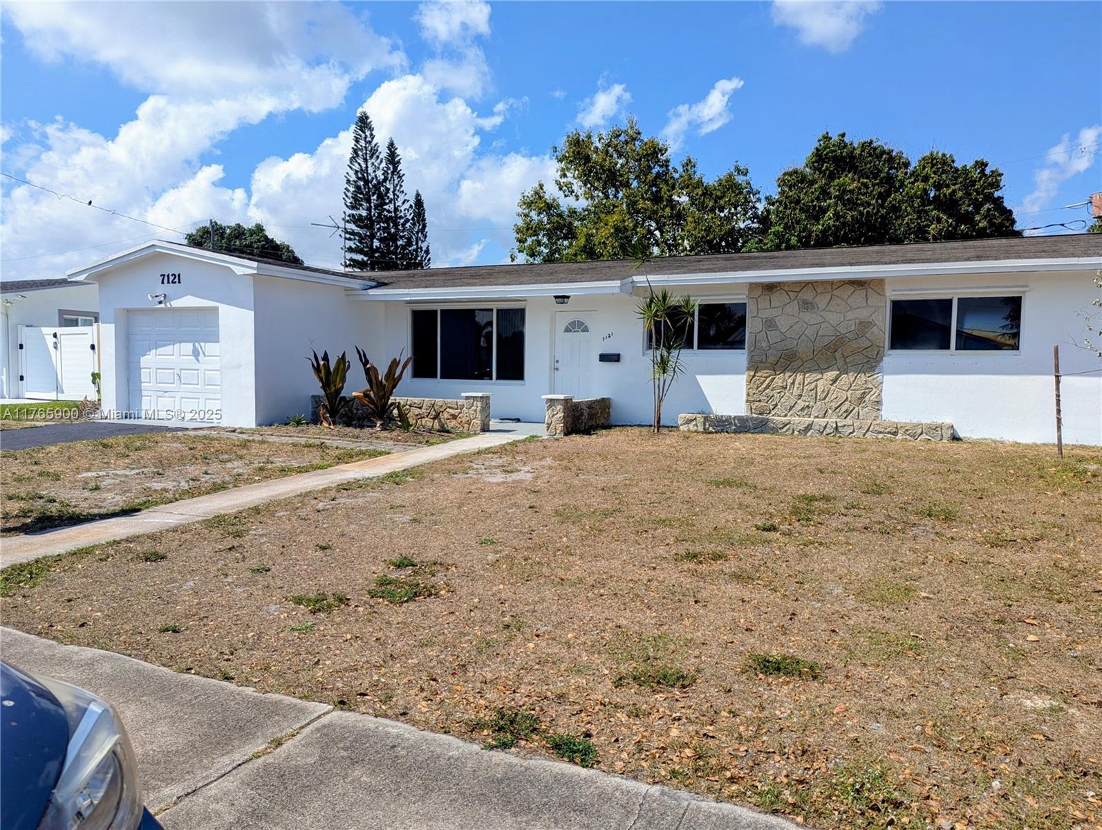 Property for Sale at 7121 Sw 6th St, Pembroke Pines, Miami-Dade County, Florida - Bedrooms: 4 
Bathrooms: 2  - $569,000