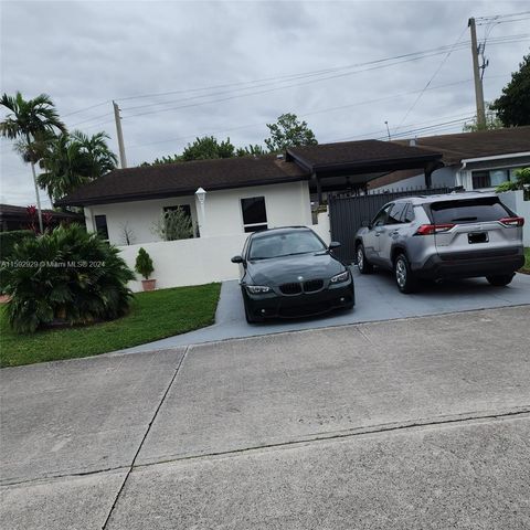 Single Family Residence in Miami Gardens FL 19274 56th Pl Pl.jpg