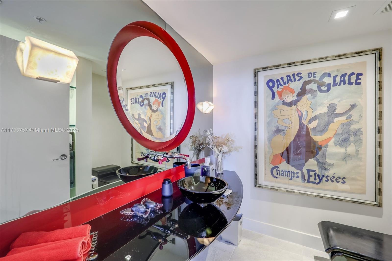 SUNSET HARBOUR NORTH COND - Residential