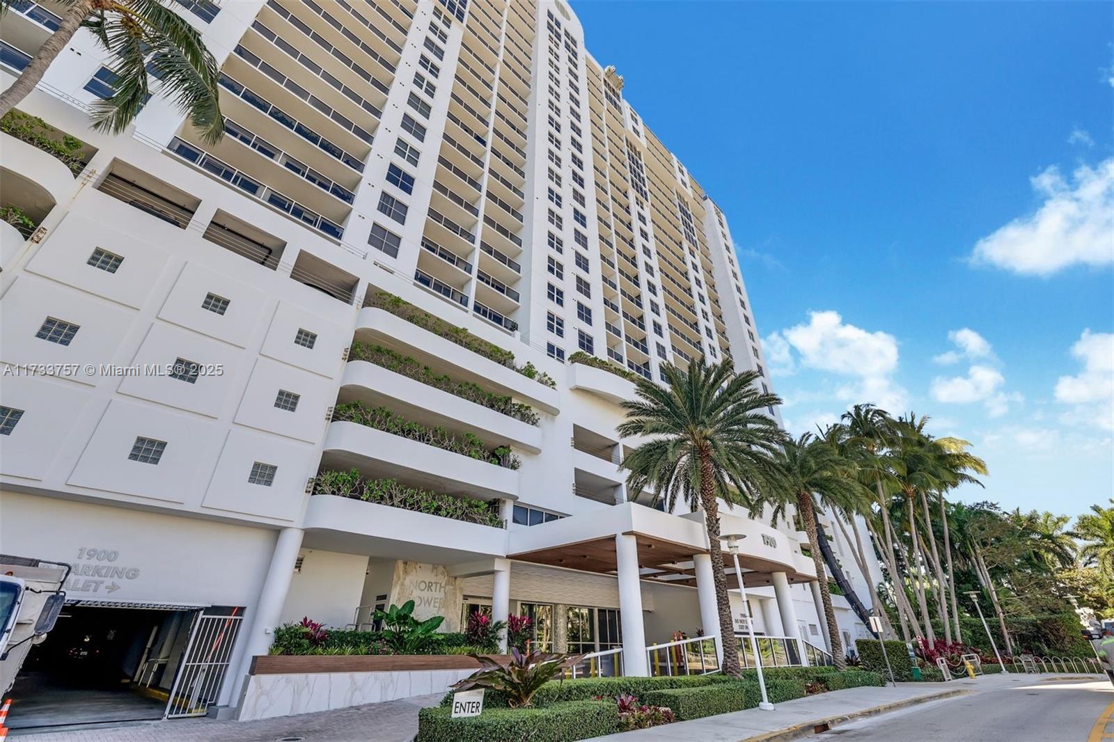 SUNSET HARBOUR NORTH COND - Residential