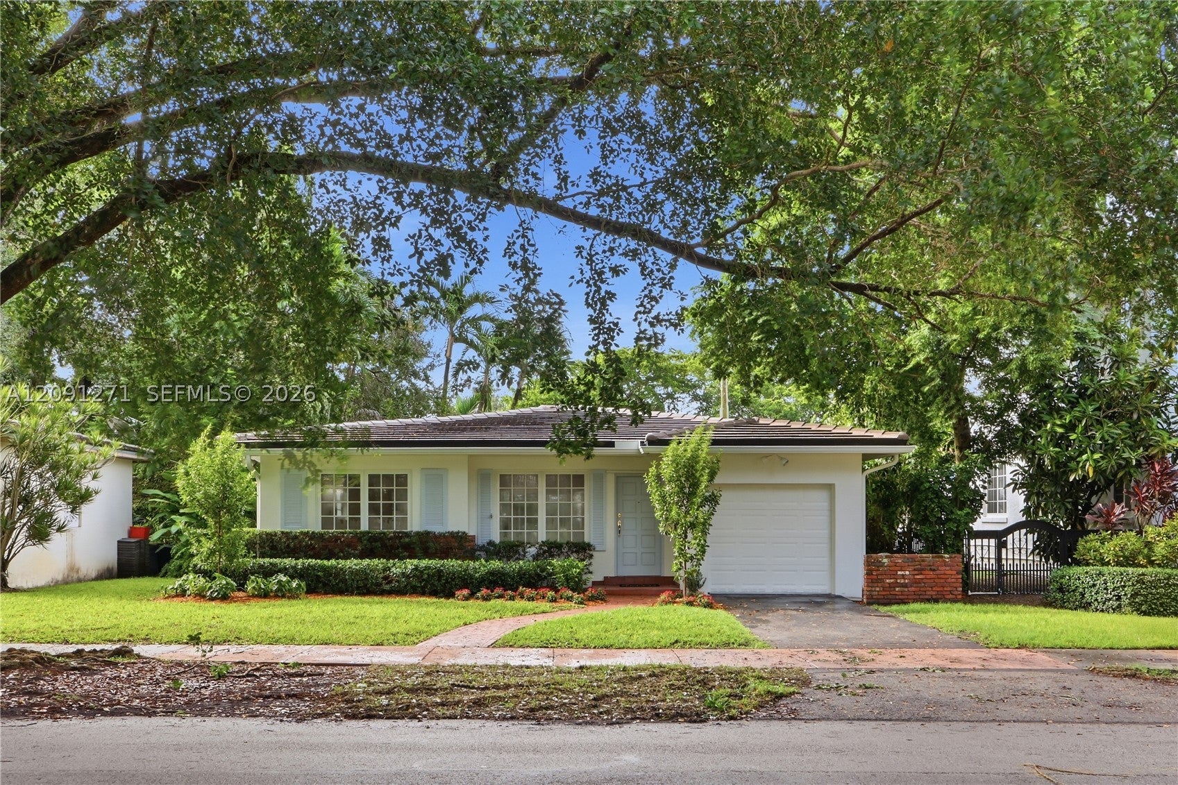 1530 Catalonia Ave