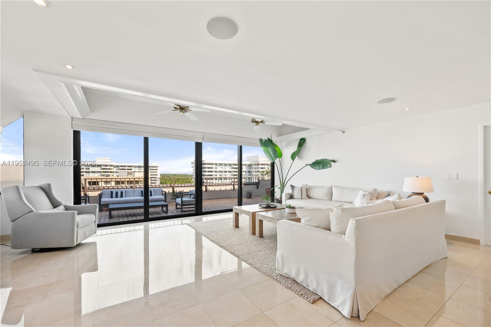 251 Crandon Blvd 806