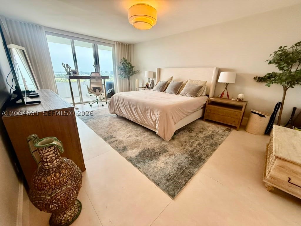 5600 Collins Ave 15S