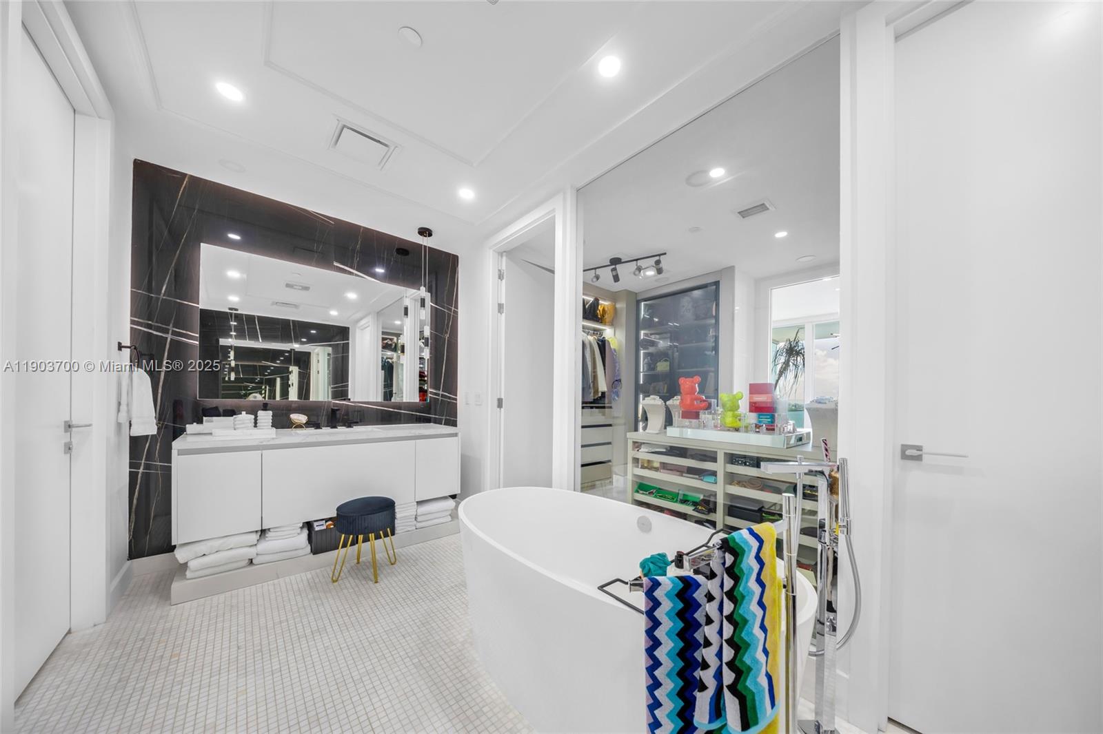 ESCOTTONIA PARK - Residential