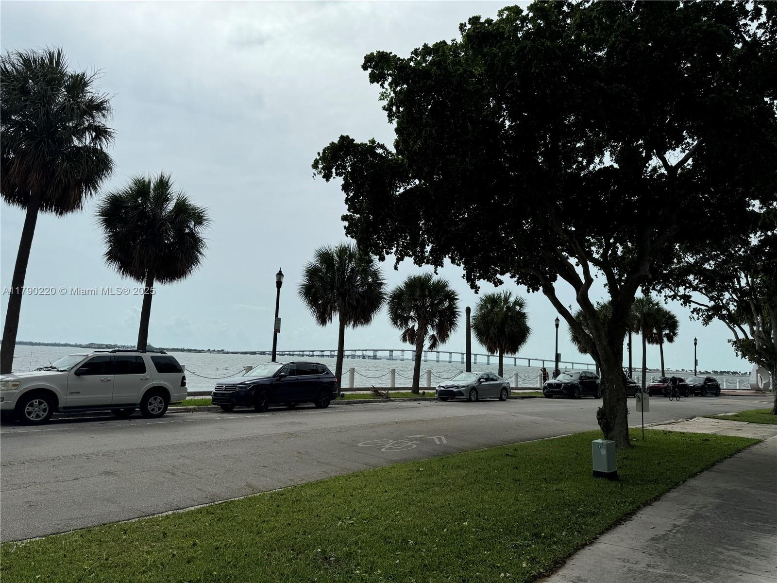 BAYSHORE PLACE CONDO - Residential