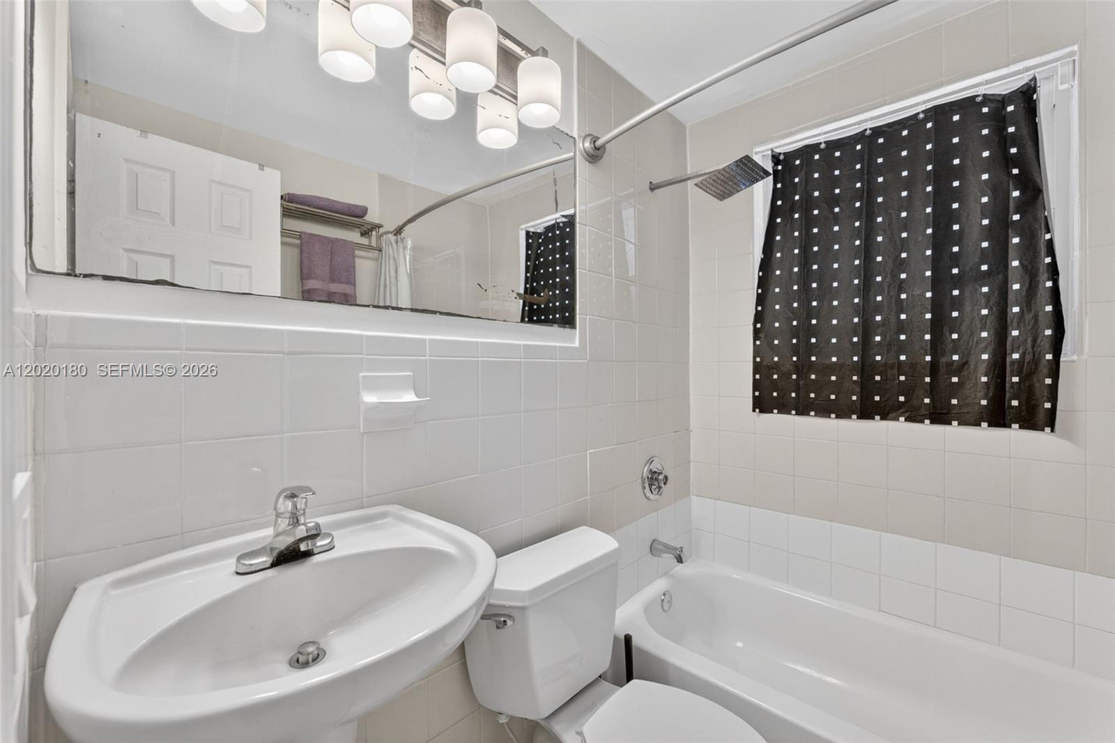 VILA MARA CONDO - Residential
