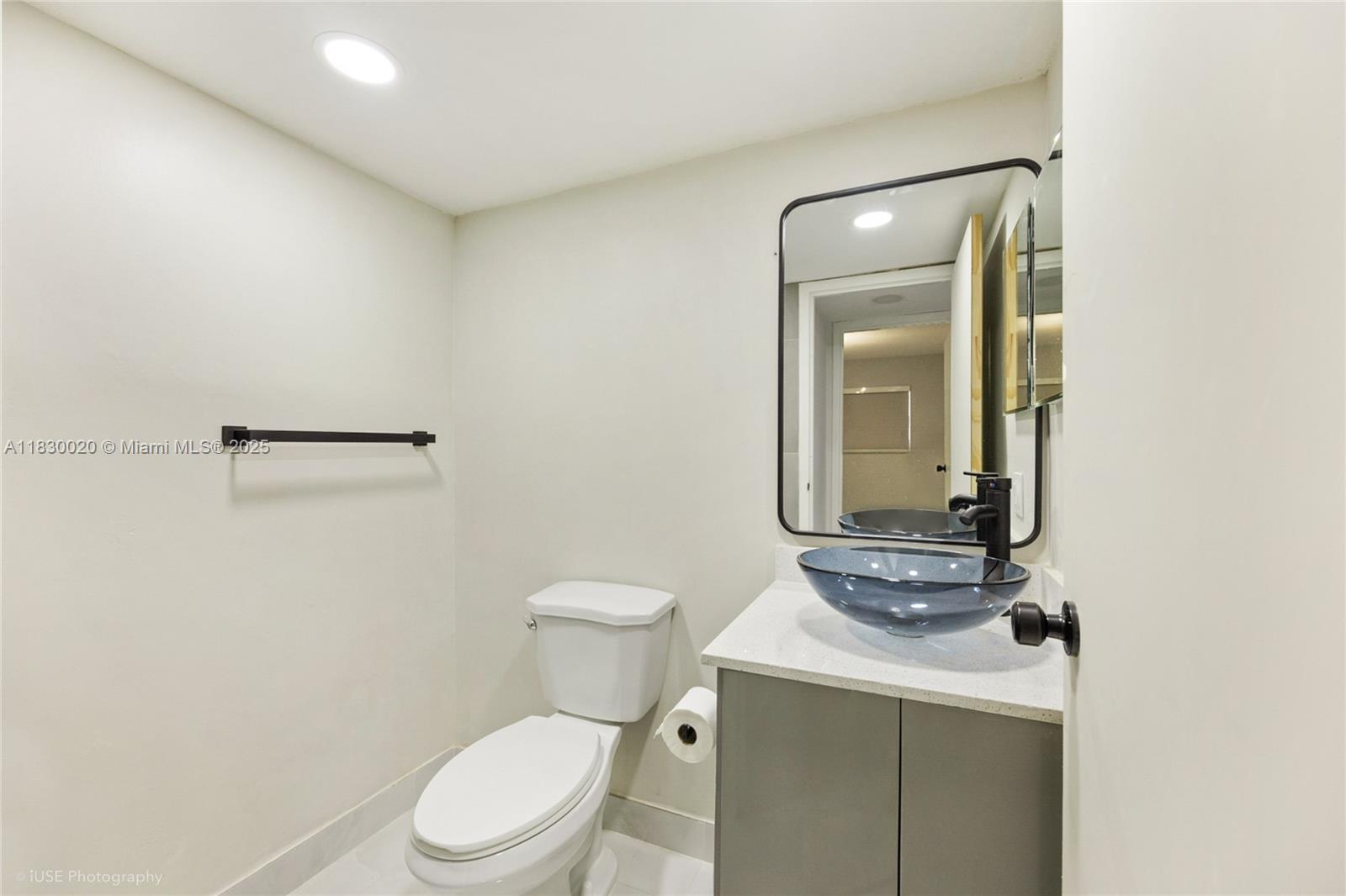 KINGS POINT SAXONY CONDOS - Residential