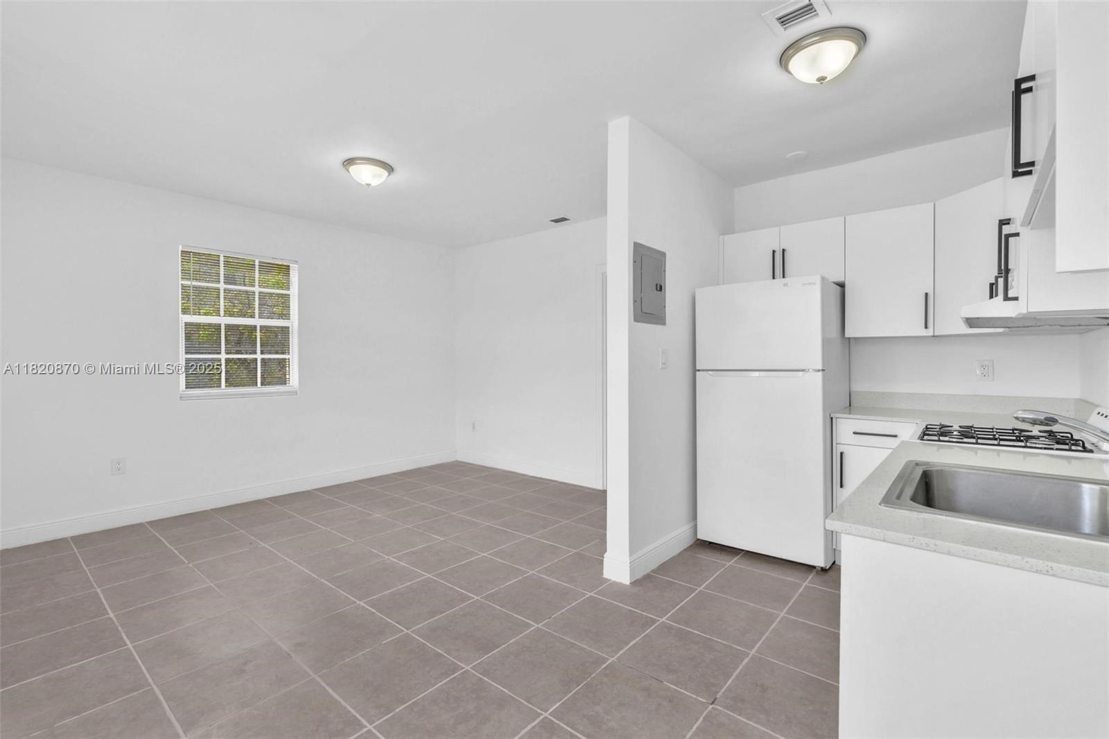 BISCAYNE BCH SUB - Residential Income