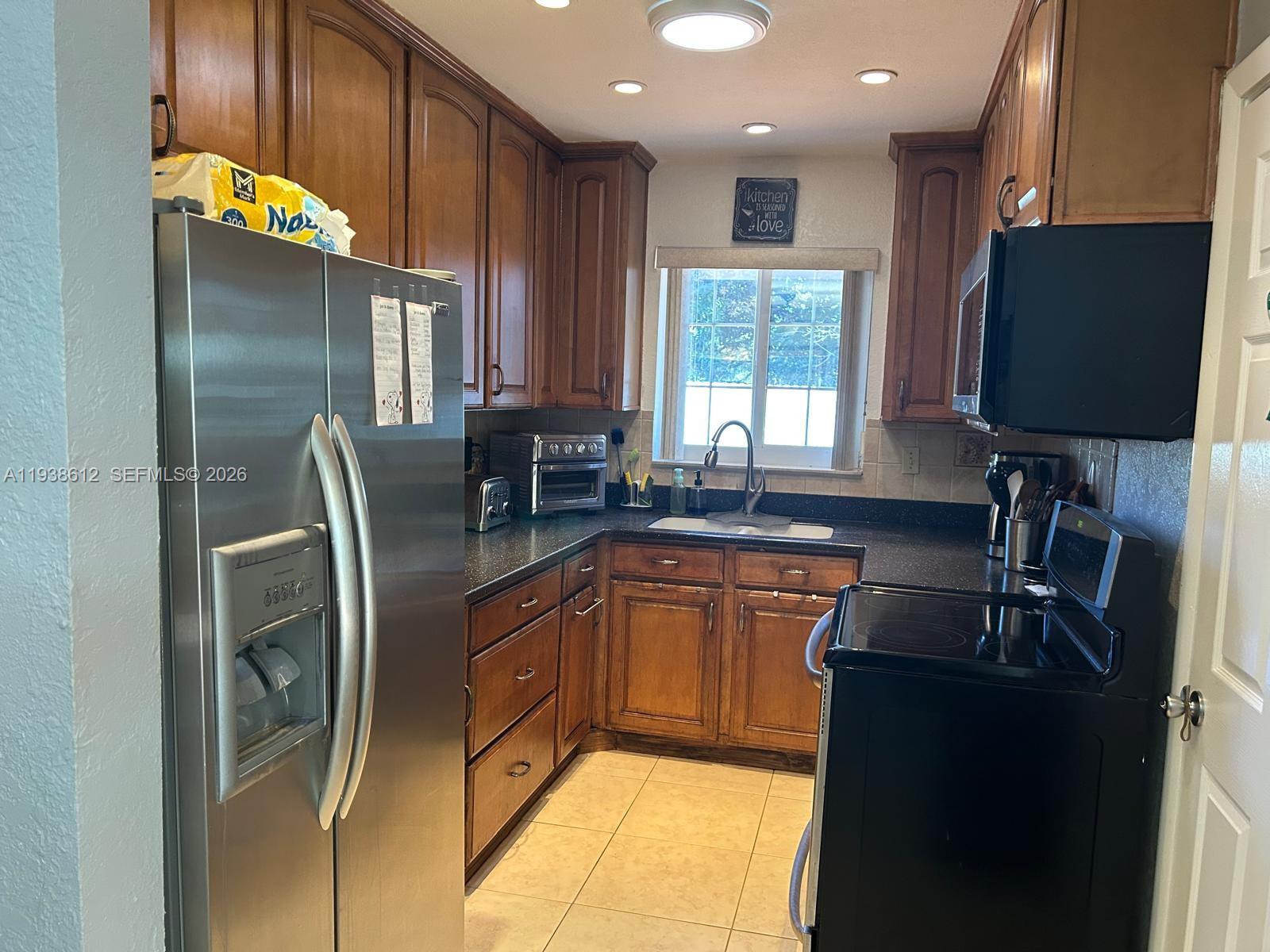 LAKEWOOD ESTS - Residential