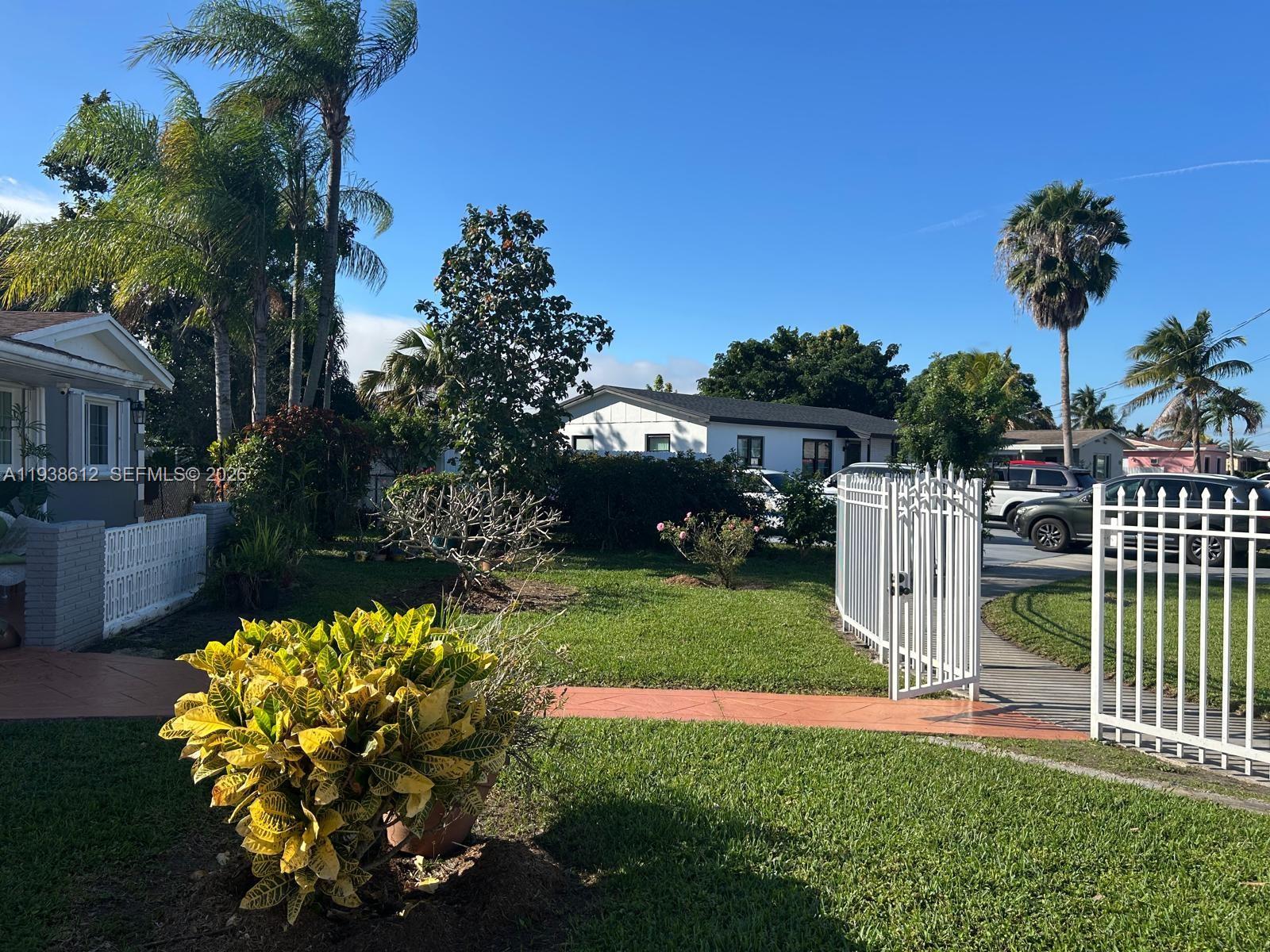 LAKEWOOD ESTS - Residential