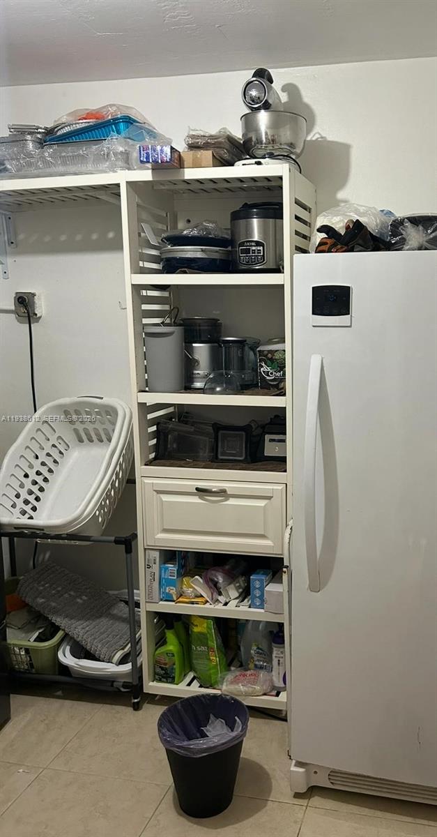 LAKEWOOD ESTS - Residential