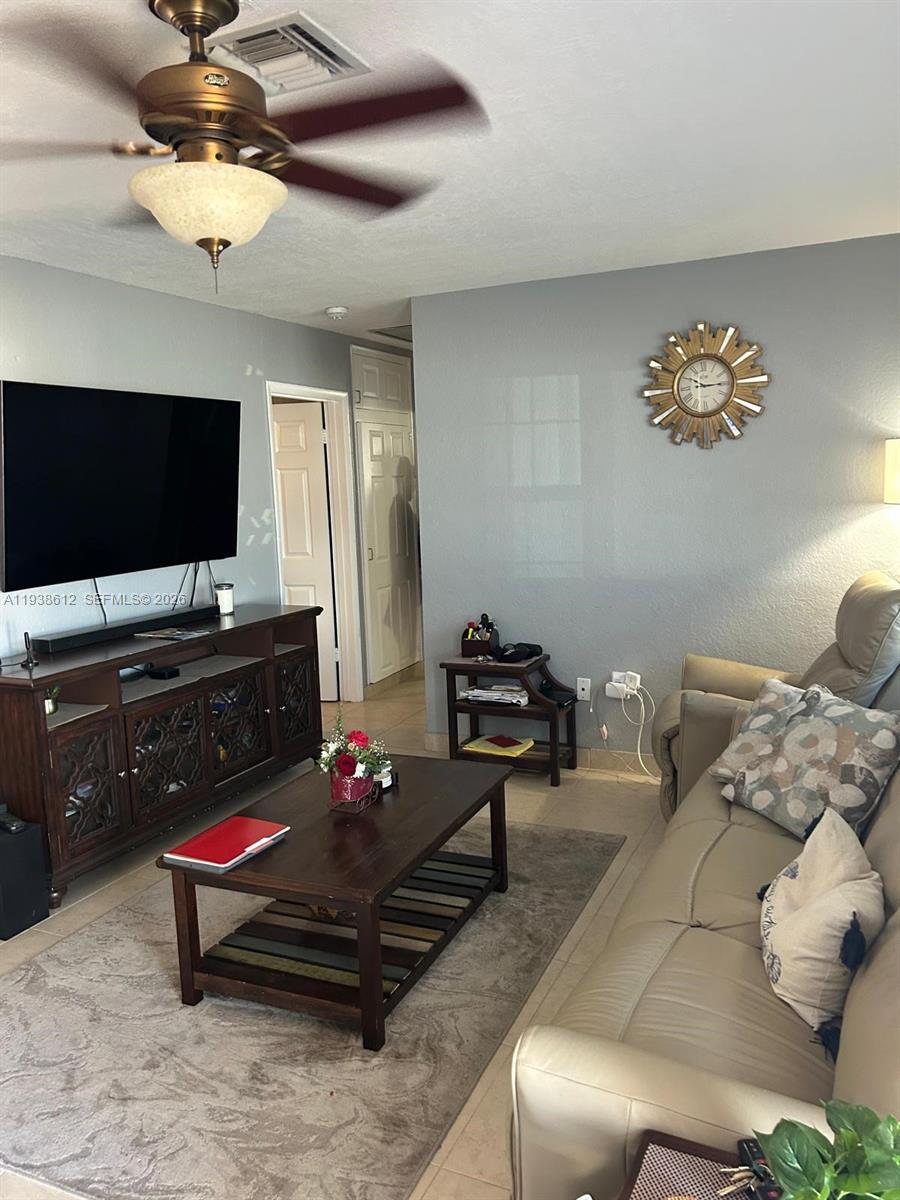 LAKEWOOD ESTS - Residential