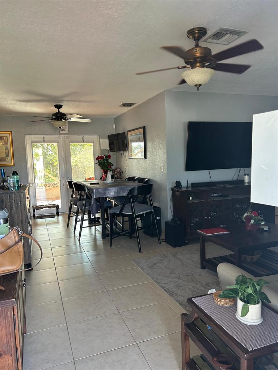 LAKEWOOD ESTS - Residential