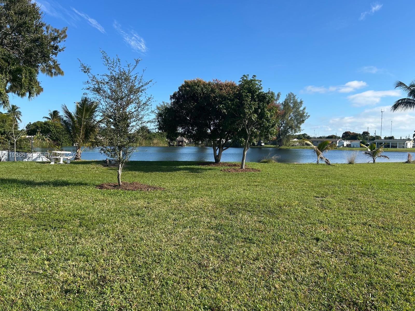 LAKEWOOD ESTS - Residential