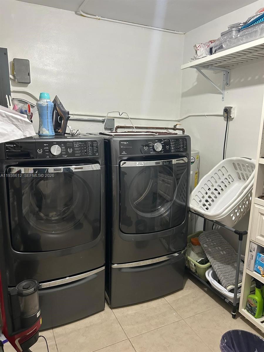 LAKEWOOD ESTS - Residential