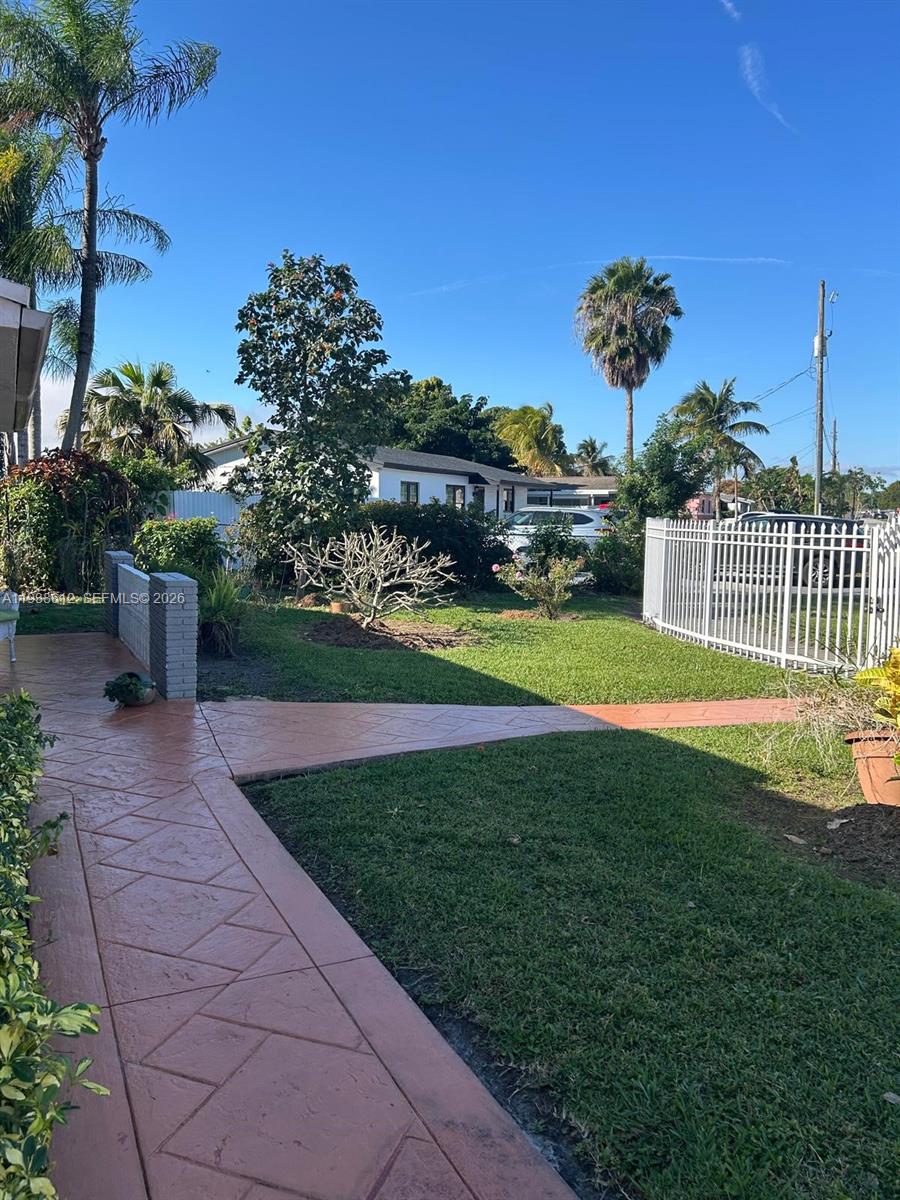 LAKEWOOD ESTS - Residential