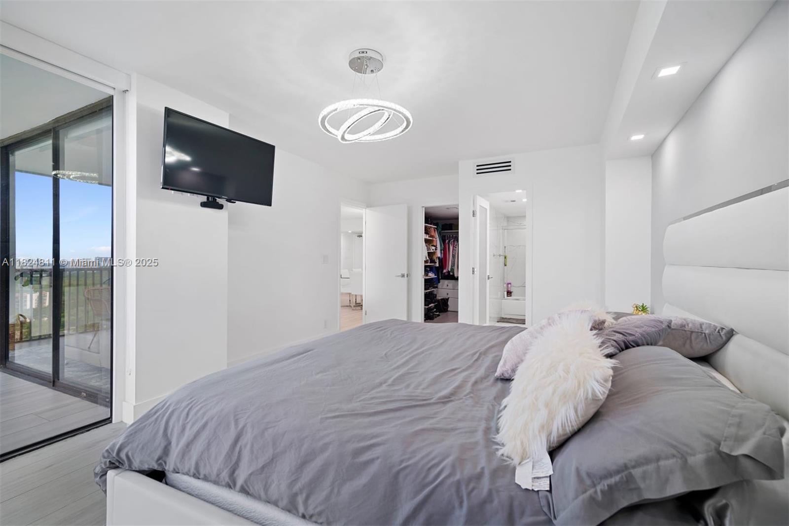 CORONADO CONDO- TOWER II - Residential