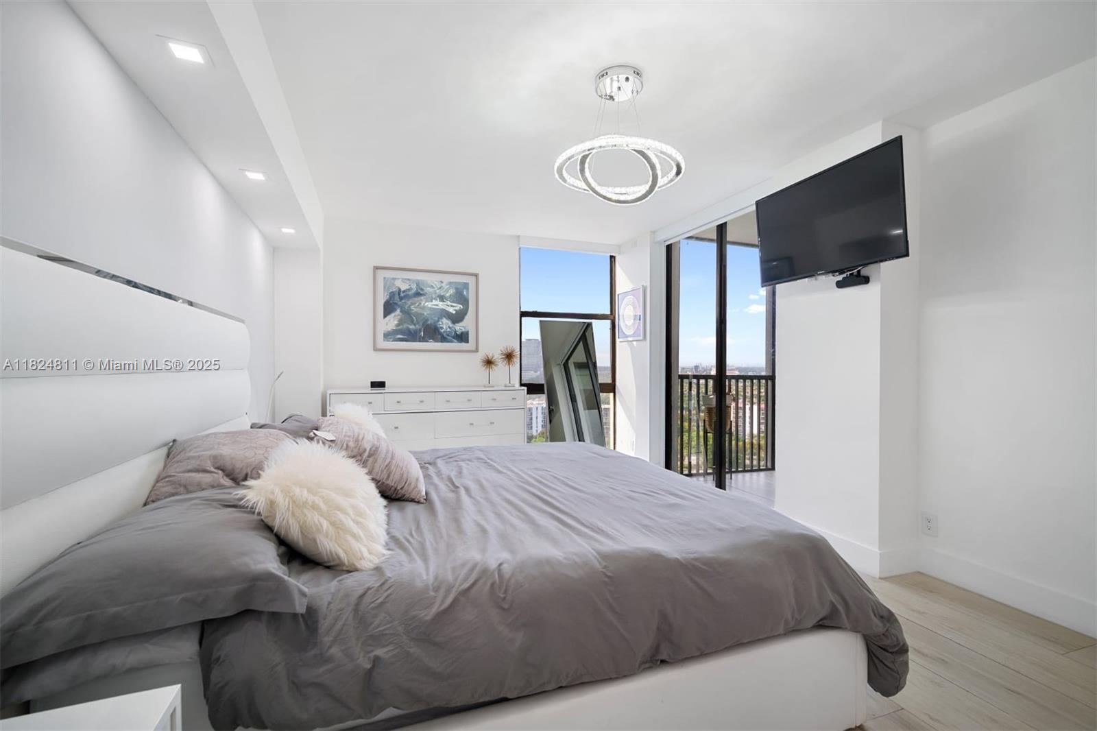 CORONADO CONDO- TOWER II - Residential