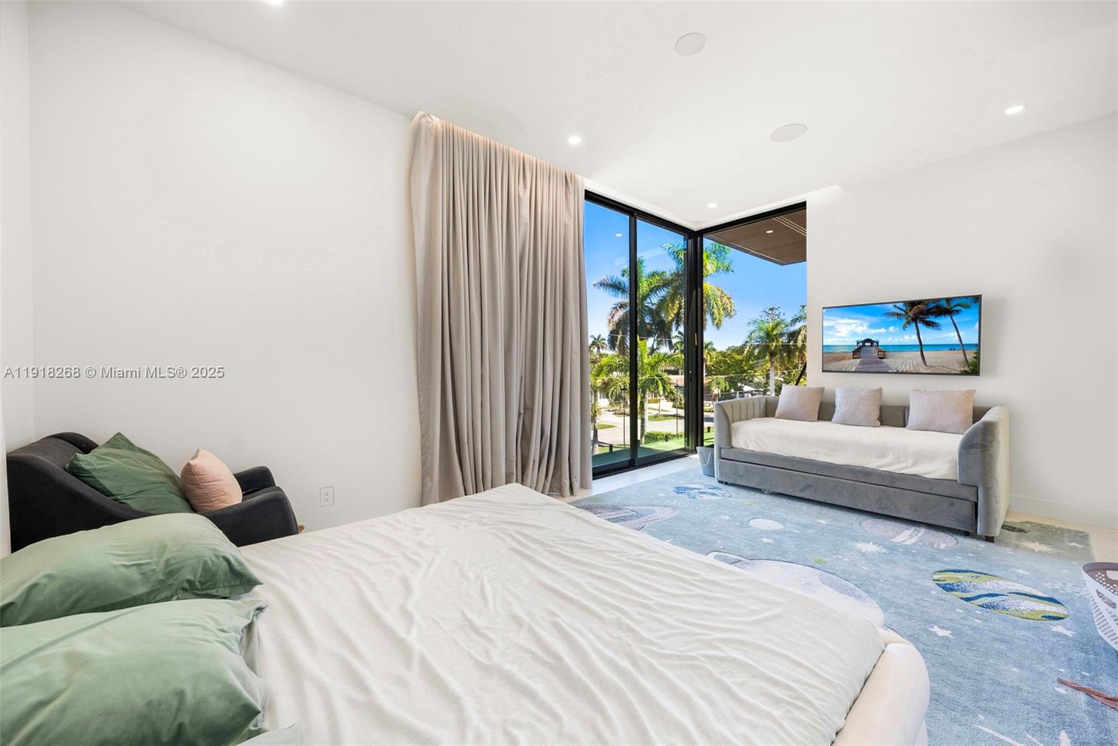 HOLLYWOOD GOLF ESTATES SE - Residential Lease