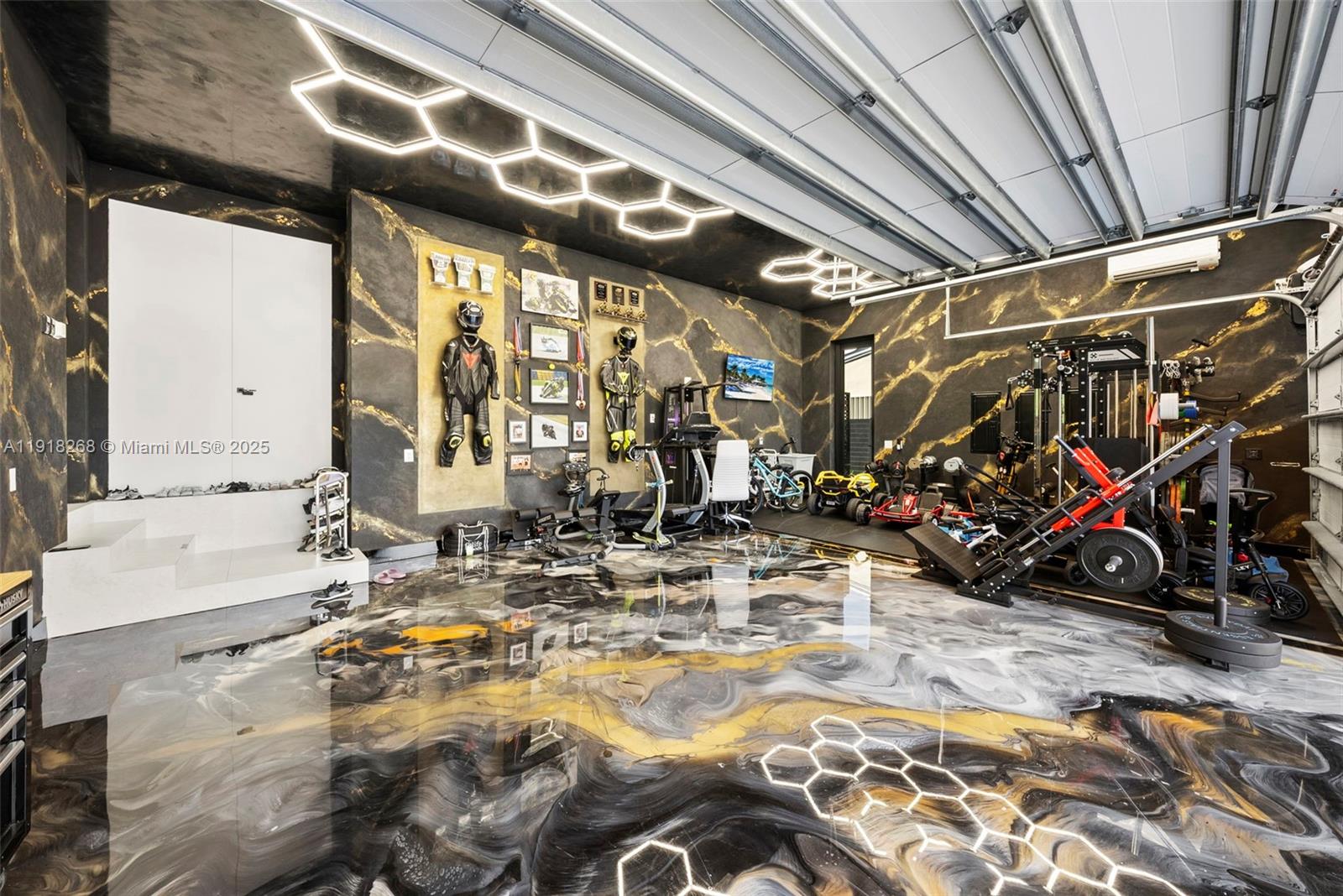 HOLLYWOOD GOLF ESTATES SE - Residential Lease