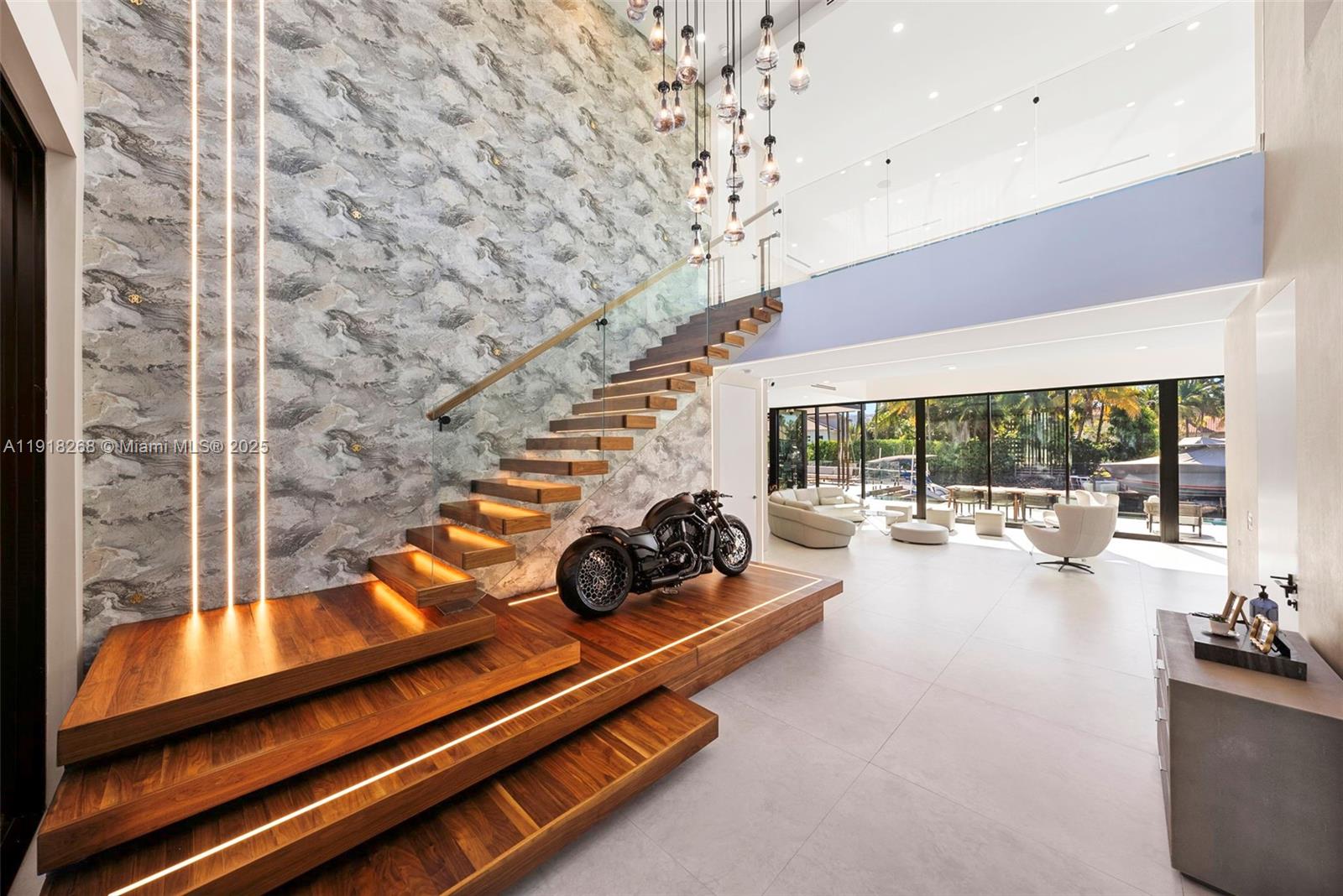 HOLLYWOOD GOLF ESTATES SE - Residential Lease