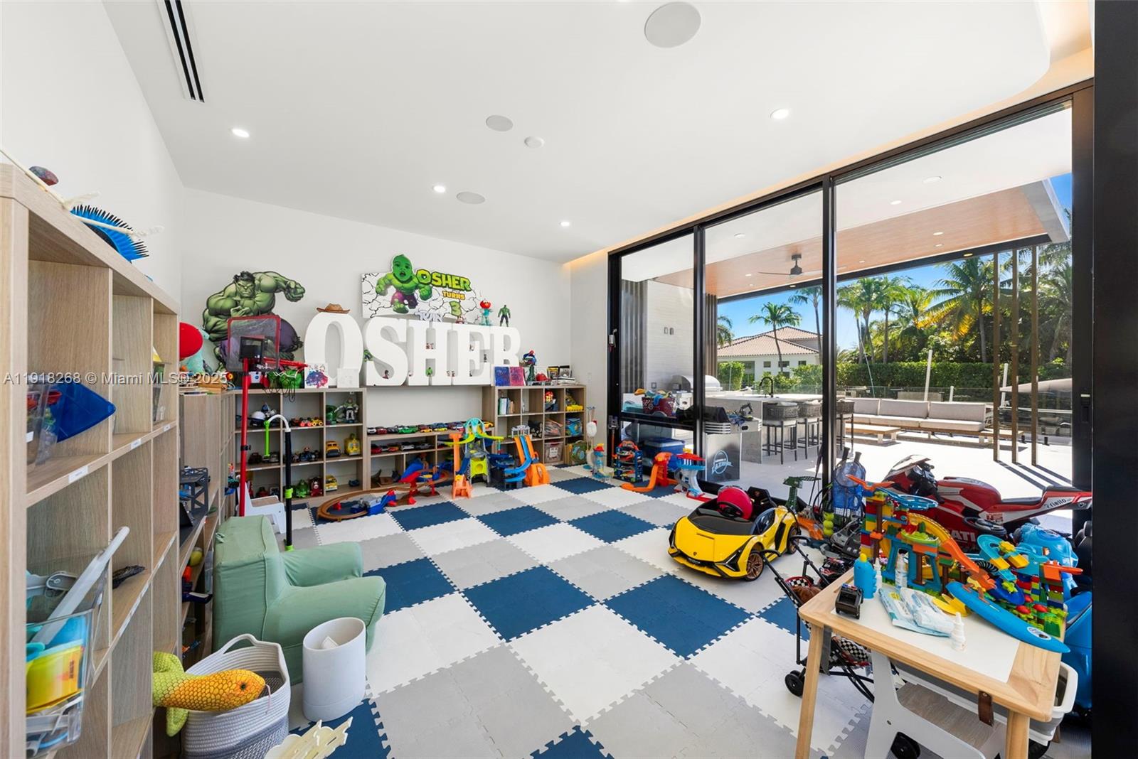 HOLLYWOOD GOLF ESTATES SE - Residential Lease