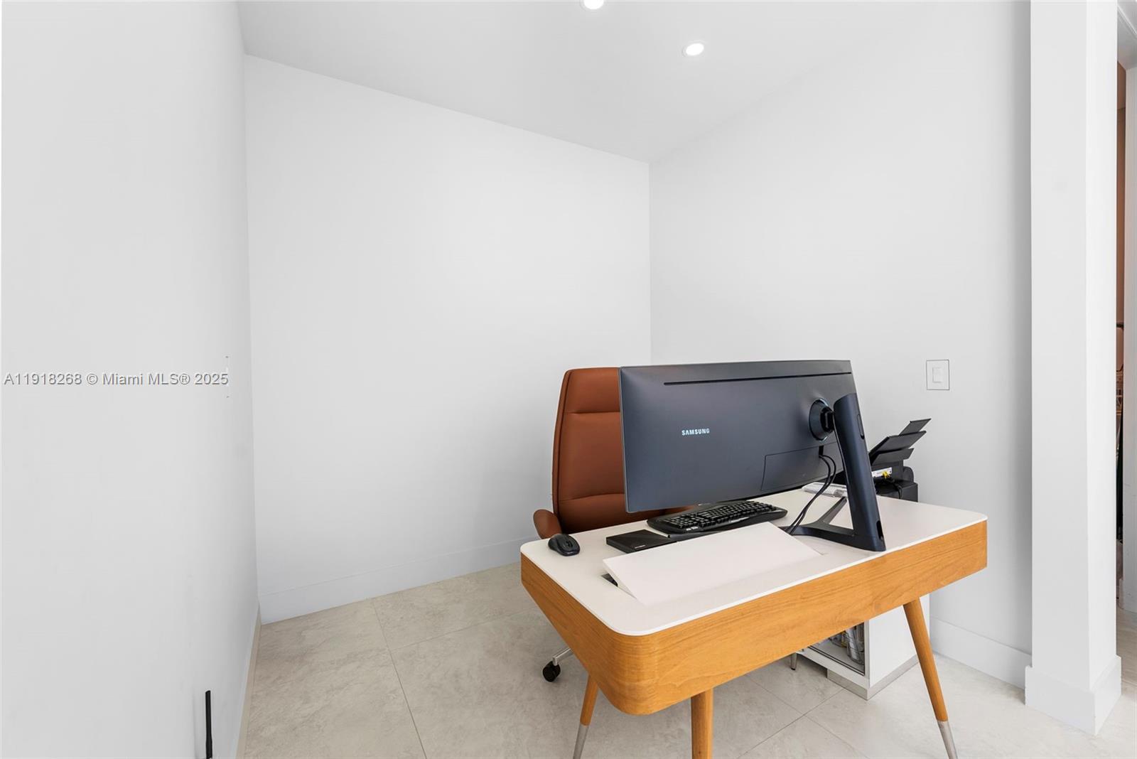 HOLLYWOOD GOLF ESTATES SE - Residential Lease