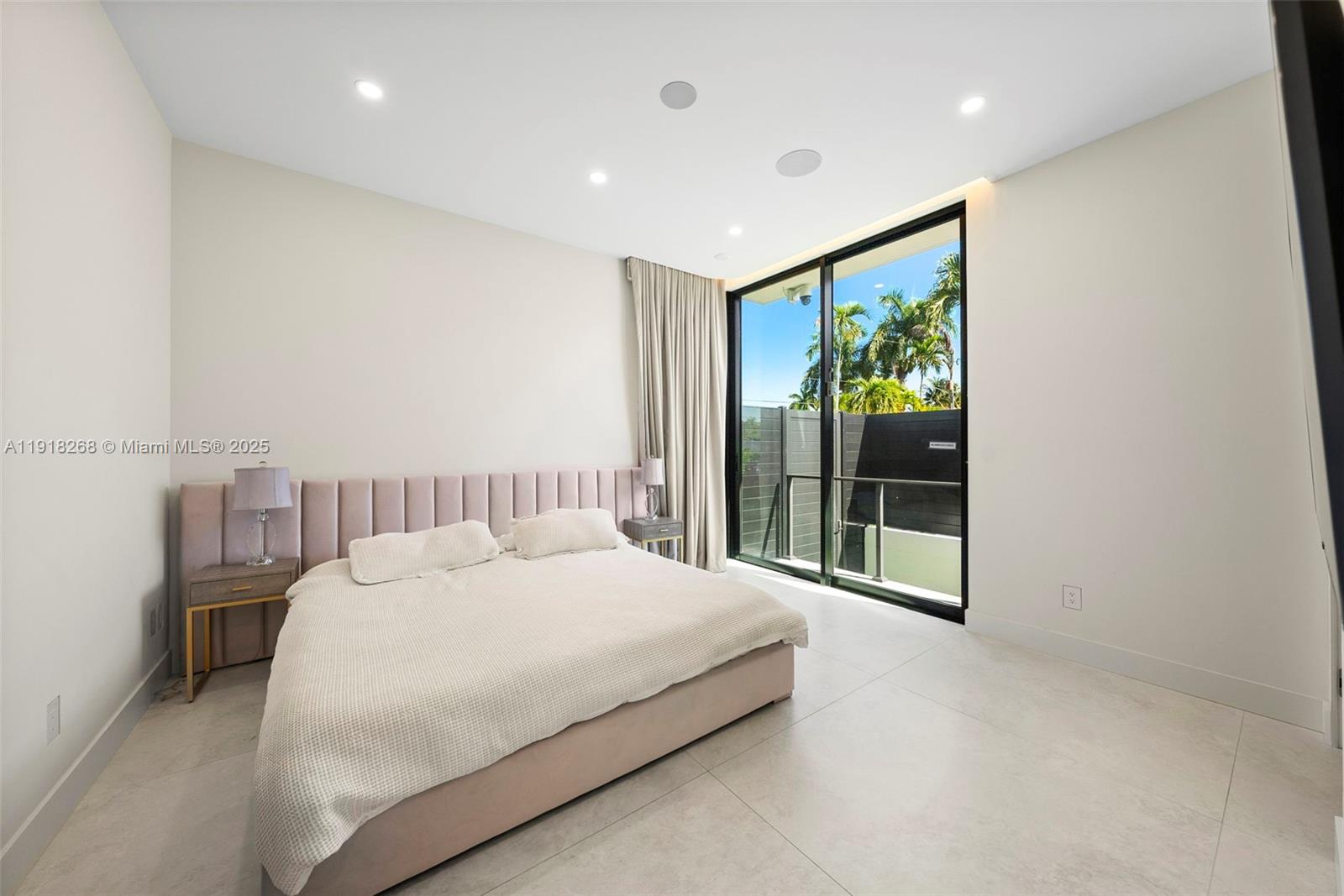 HOLLYWOOD GOLF ESTATES SE - Residential Lease