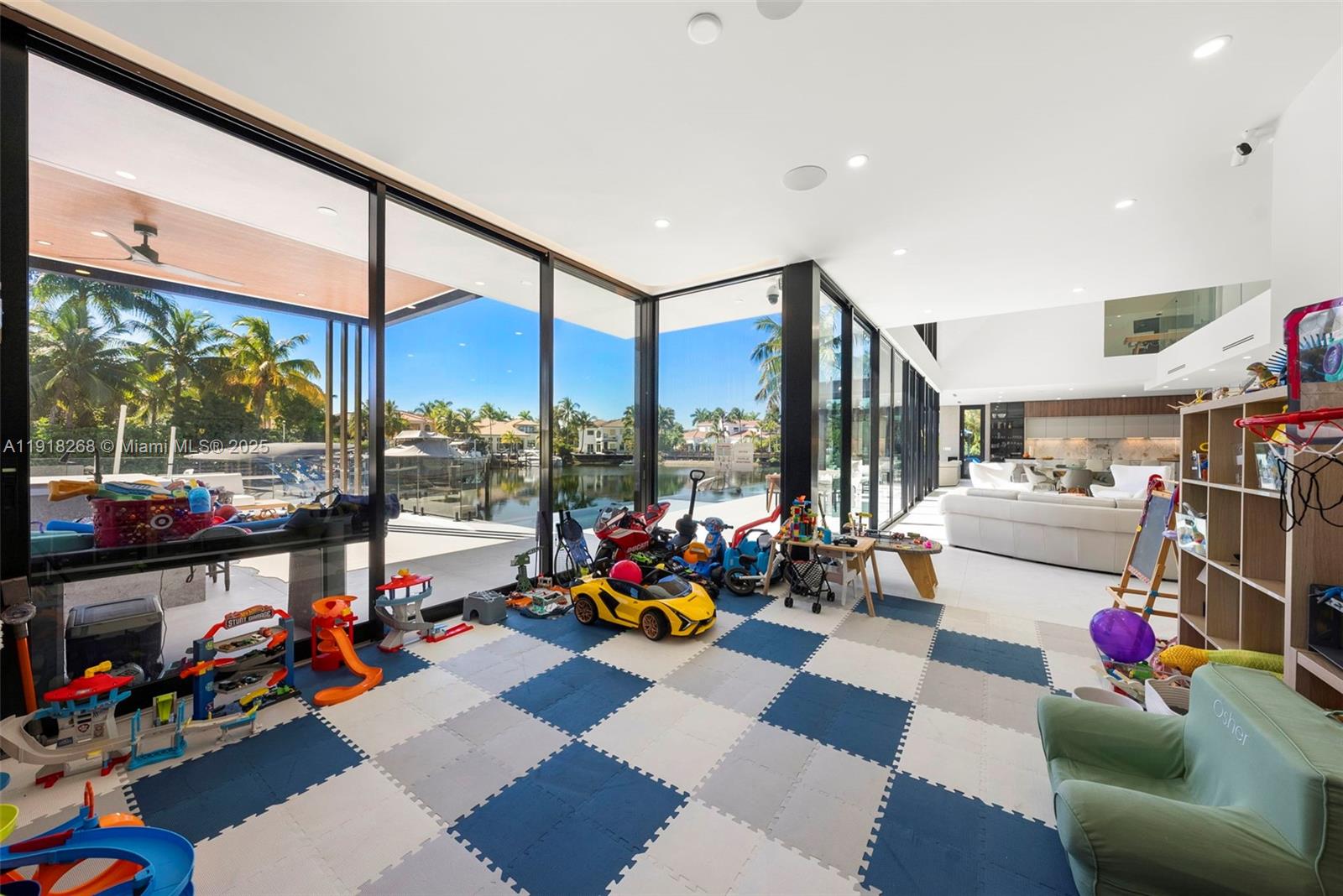 HOLLYWOOD GOLF ESTATES SE - Residential Lease