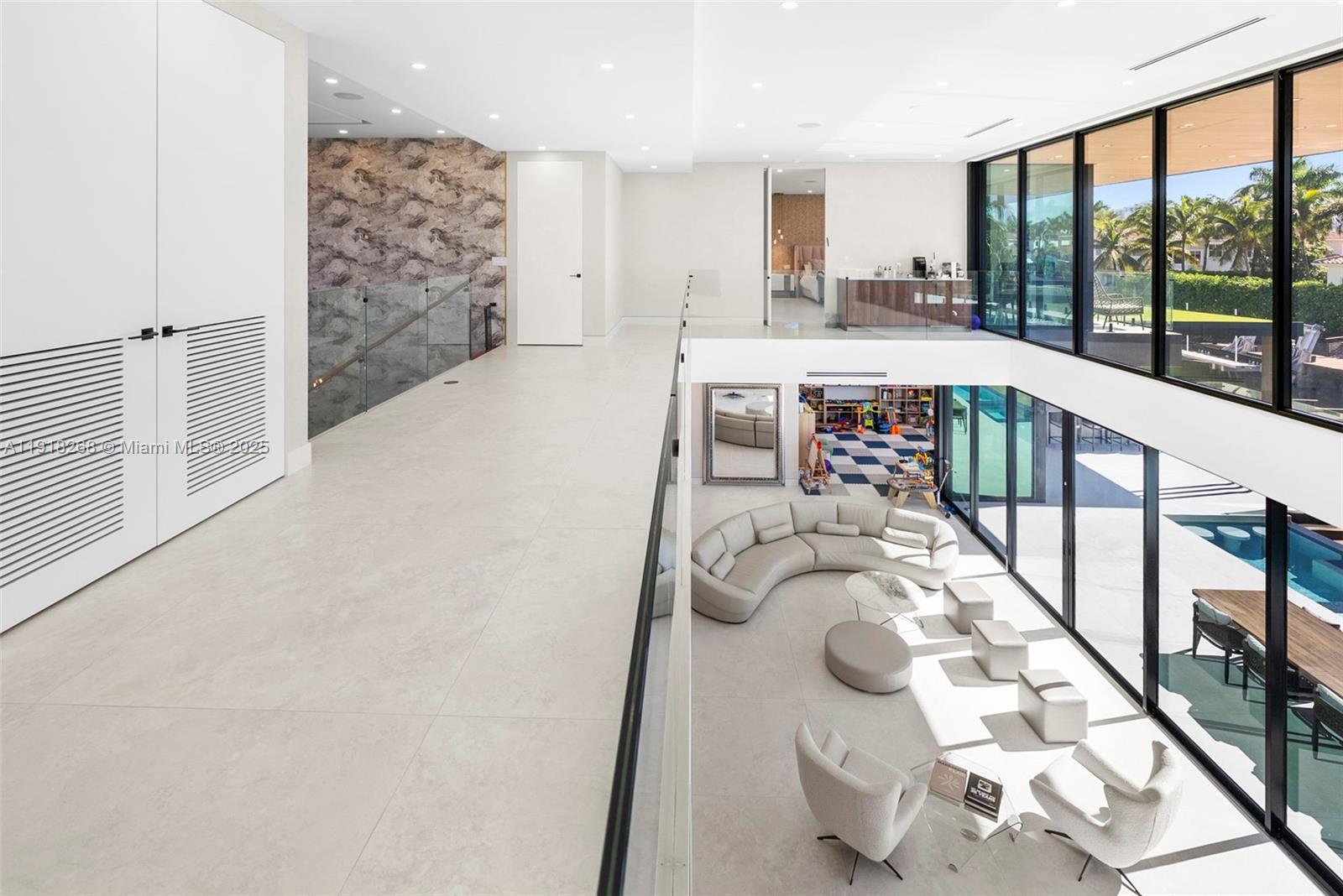 HOLLYWOOD GOLF ESTATES SE - Residential Lease