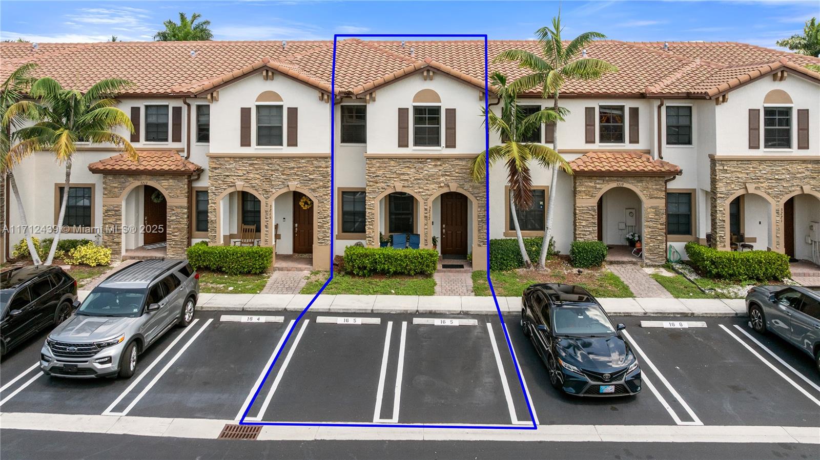 Property for Sale at 3217 Se 4th Ct 3217, Homestead, Miami-Dade County, Florida - Bedrooms: 3 
Bathrooms: 3  - $345,000