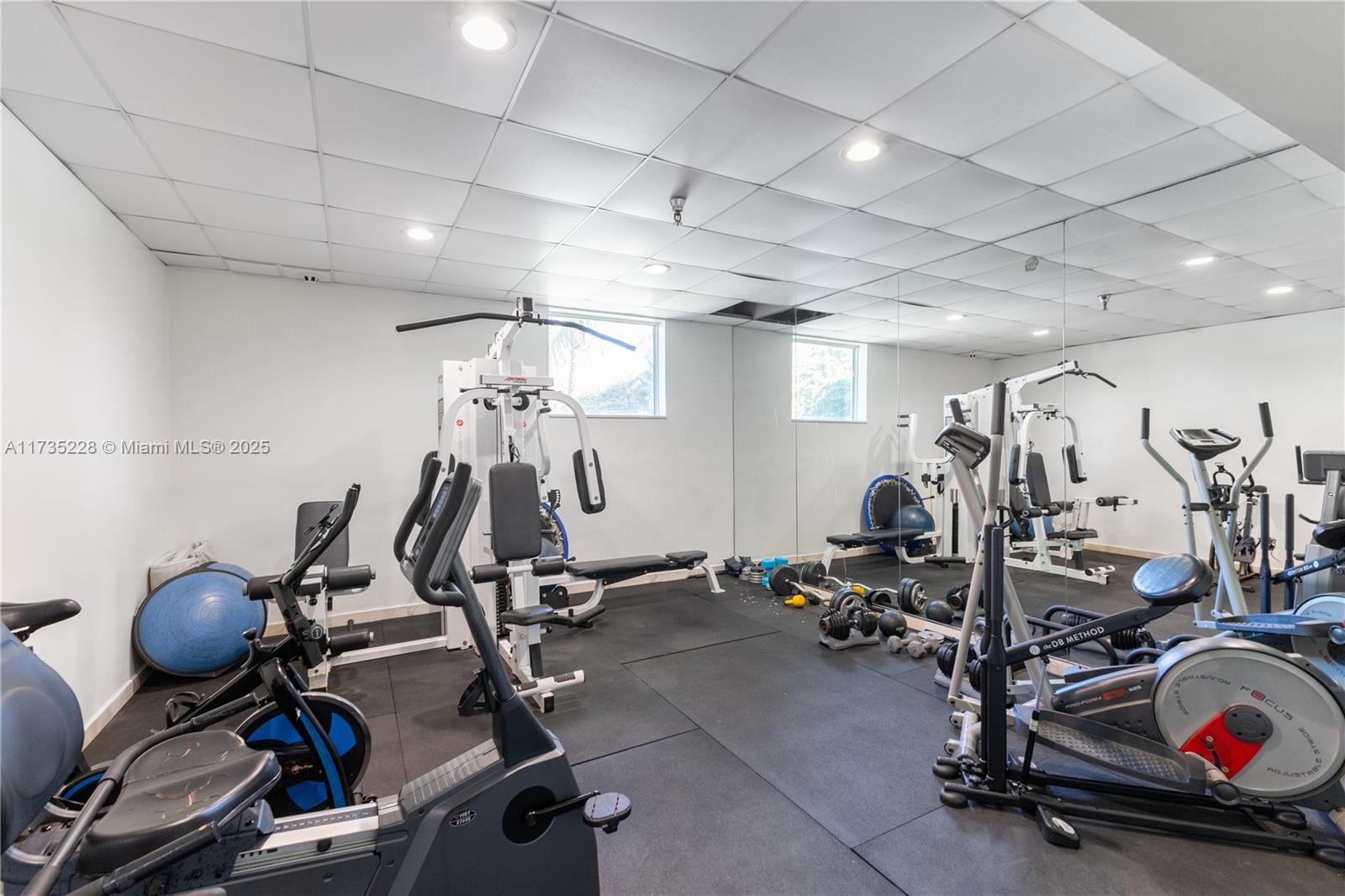 ROND POINT CONDO - Residential