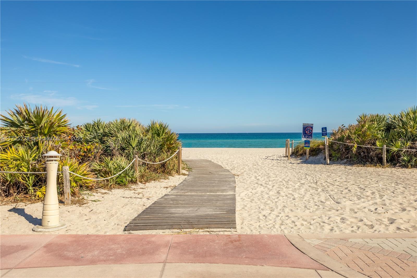 ROND POINT CONDO - Residential