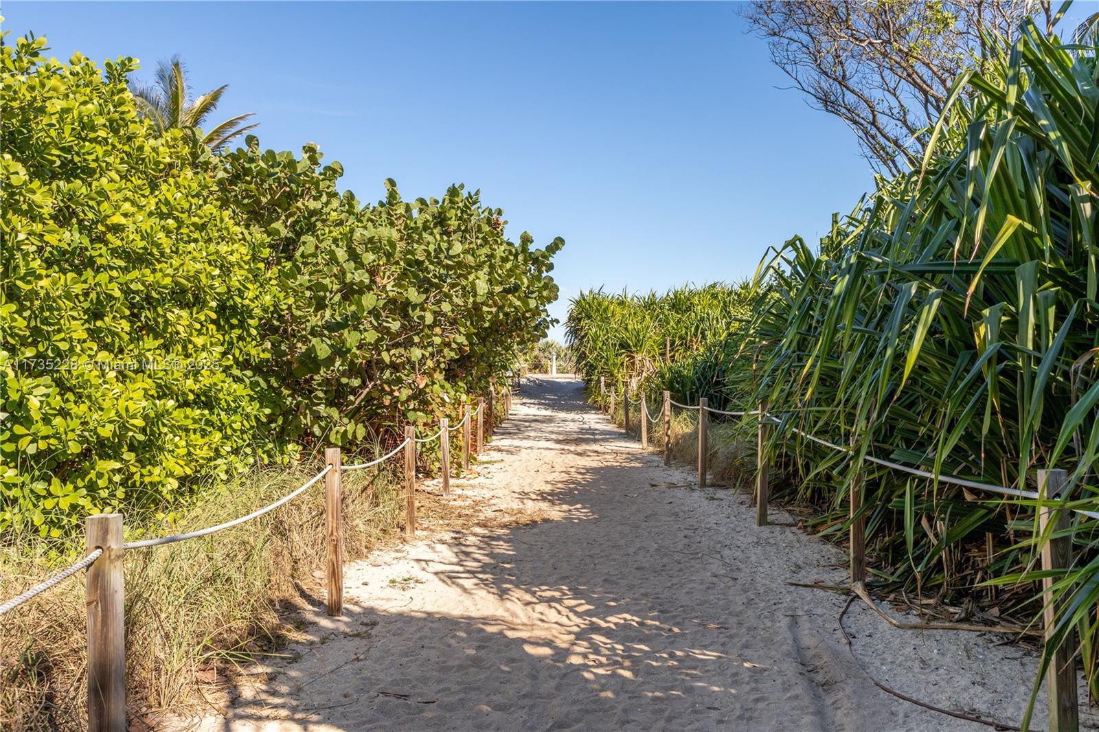 ROND POINT CONDO - Residential