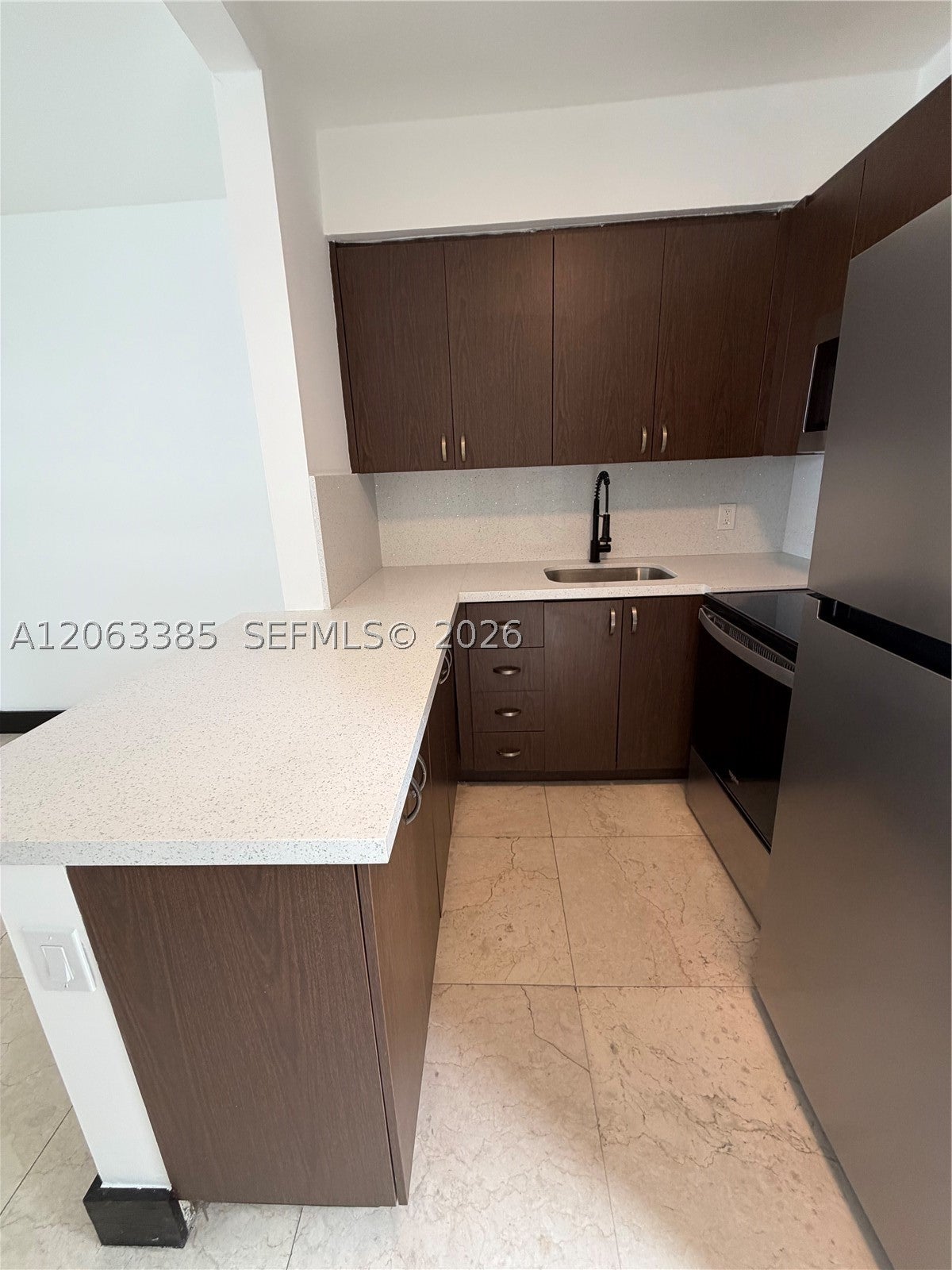 551 NE 62nd St 14
