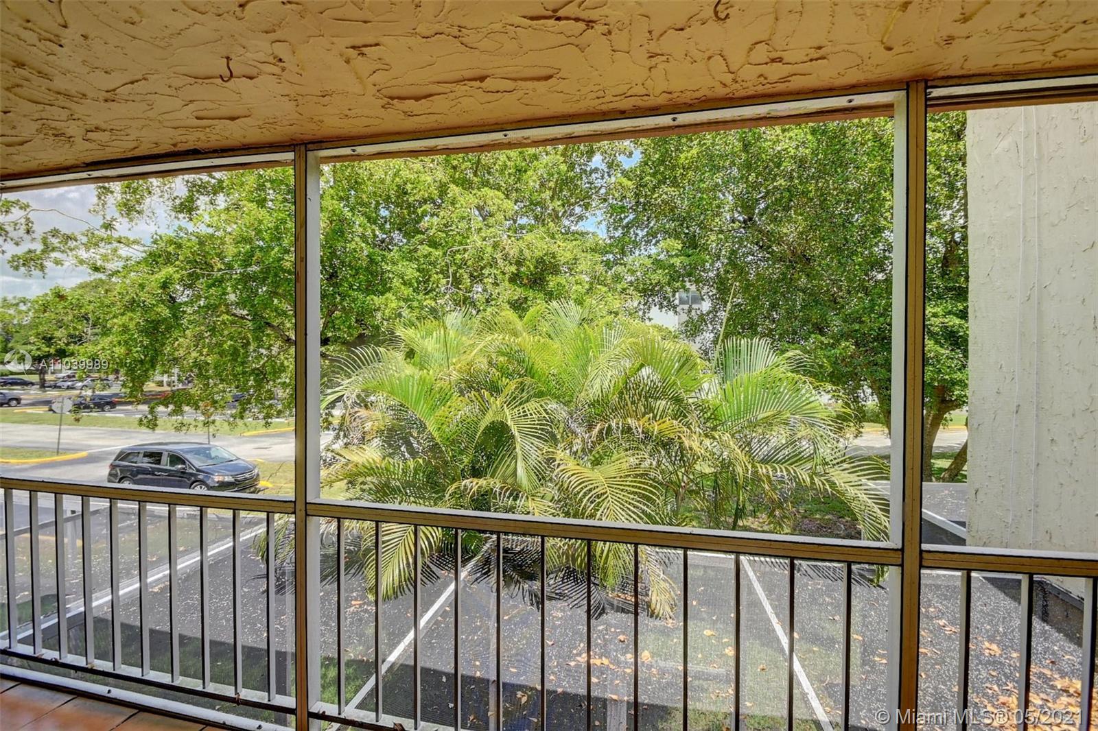 PINE ISLAND VILLAS 1 COND - Residential