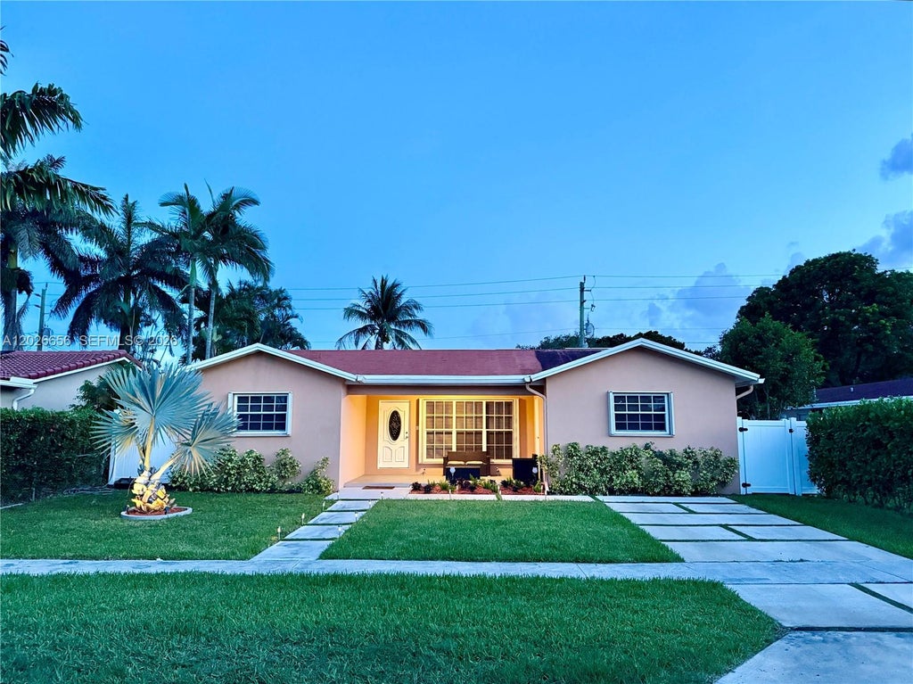 Photo of 206 SE 3rd Pl, Dania Beach, FL 33004 (MLS # A12026656)