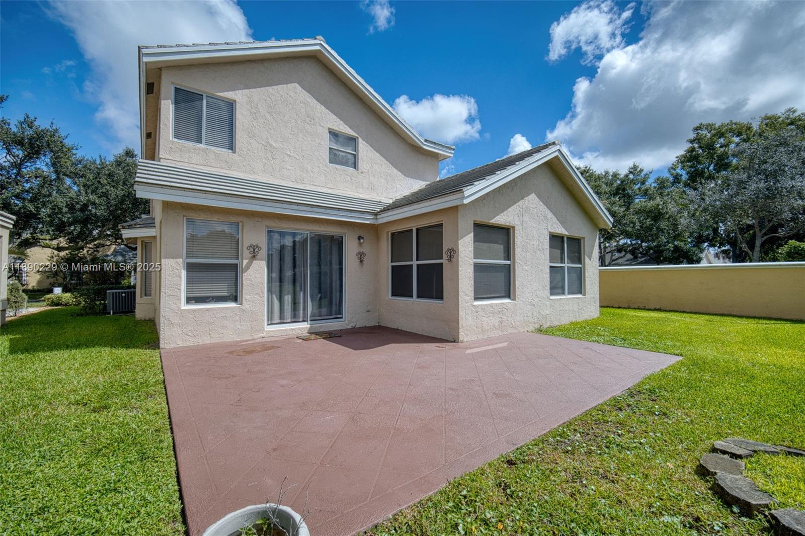 FOREST RIDGE CLUSTER HOME - Residential